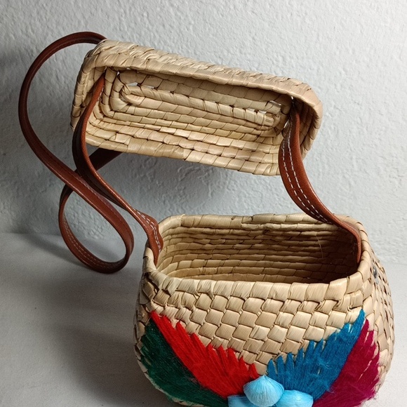 Mini Rattan Purse - Picture 3 of 5